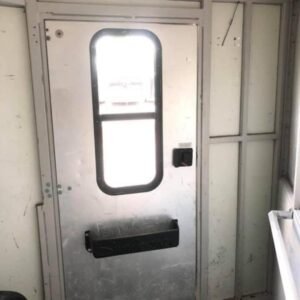 1998 Sundowner 3 Horse Slant