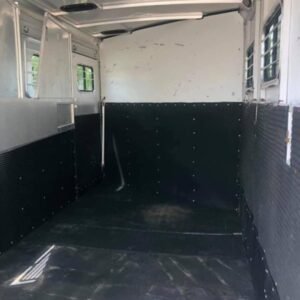 1998 Sundowner 3 Horse Slant