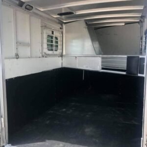 1998 Sundowner 3 Horse Slant