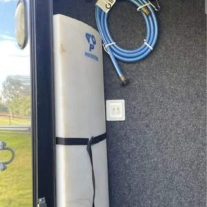 2005 classic aluminum 3 Horse monarch 16 foot