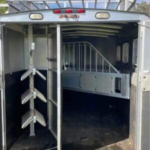 2005 classic aluminum 3 Horse monarch 16 foot