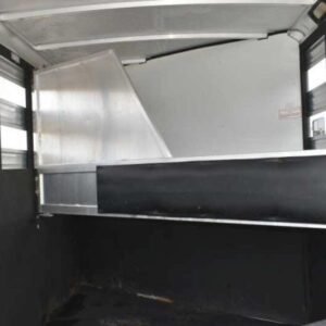 2005 Sundowner Sunlite 2 Horse Trailer