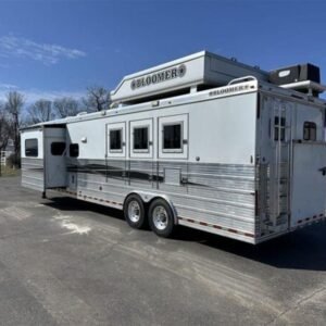 2007 Bloomer 3 Horse Living Quaters