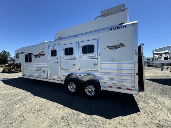 2007 Platinum Coach 8310 LQ 3 Horse 2007 Platinum Coach 8310 LQ 3 Horse