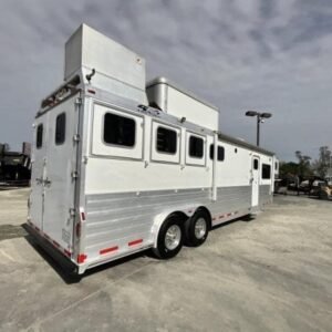 2008 4-Star Trailer 4 horse 12ft Outlaw LQ