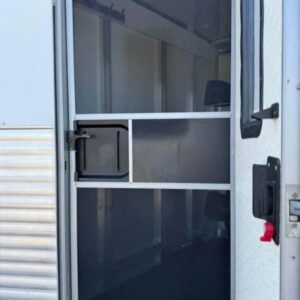2008 Exiss Sport ES 30B 3 horse slant horse trailer