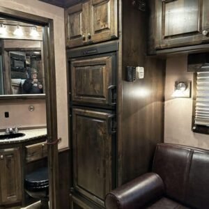 2009 Bloomer Trailers Evolution 10th Anniversary Edition 3-H 11' LQ