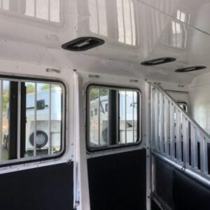 2010 Merhow 3 Horse Slant Load Bumper Pull