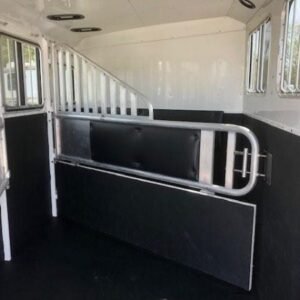 2010 Merhow 3 Horse Slant Load Bumper Pull