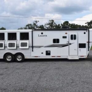 2013 Lakota Charger 8411LQ 4 Horse Trailer with 13' Short Wall