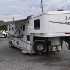 2013 Lakota Charger 8411LQ 4 Horse Trailer with 13' Short Wall