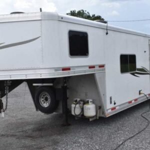 2013 Lakota Charger 8411LQ 4 Horse Trailer with 13' Short Wall