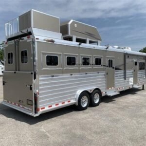 2014 4 Star 4 Horse Slant Living Quaters Outlaw Conversions