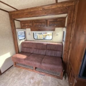 2014 Logan Coach RAZ4GNHDLQ 40' 4 horse Razor GN Horse Trailer**WITH WALK IN CLOSET**