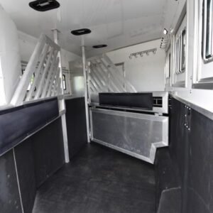 2018 Lakota Bighorn 3 Horse Living Quarters