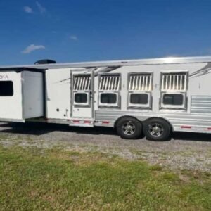 2024 Lakota Charger 8411RKGLQ 4 Horse Trailer with 11' Short Wall