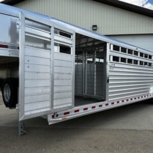 New 2024 Elite Trailers 32FT TRIPLE AXLE STOCK TRAILER W/ 3 COMPARTMENTS