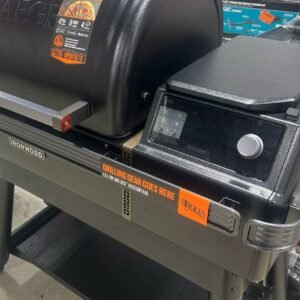 Traeger Ironwood Smoker - Pallet Liquidation Depot